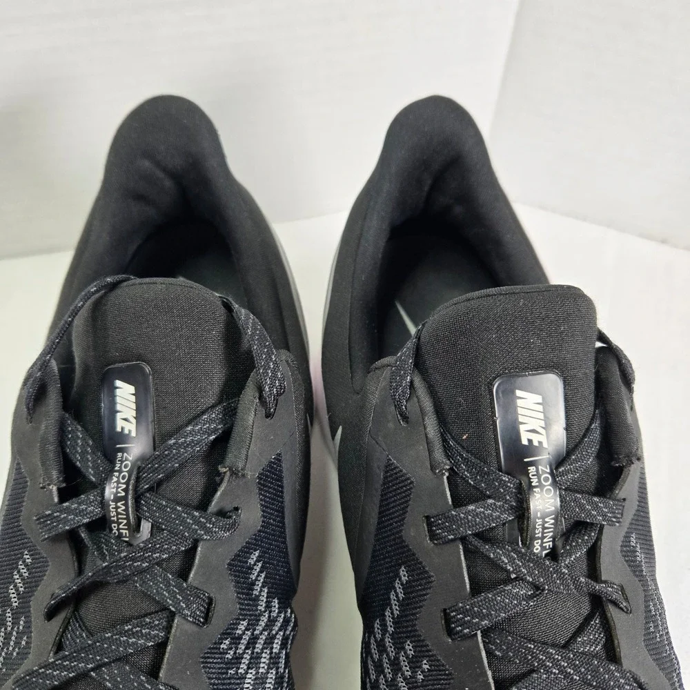 Nike Zoom Winflo Running Shoes Mens Size 13 AQ7497-001 Black White‎ Athletic